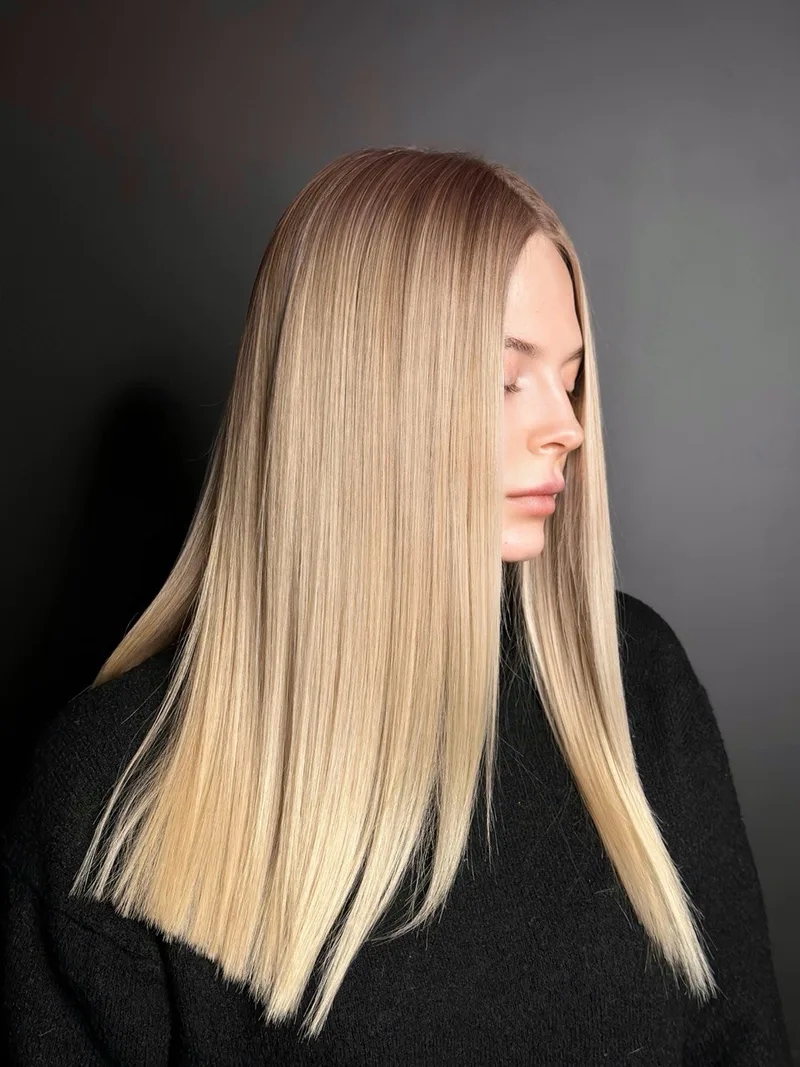Airtouch colouring — soft blonde with a seamless root transition by Nadzeya, Vilnius