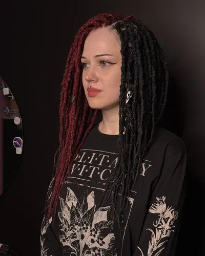 Black and red kanekalon dreadlocks — stylist Nadzeya, Vilnius